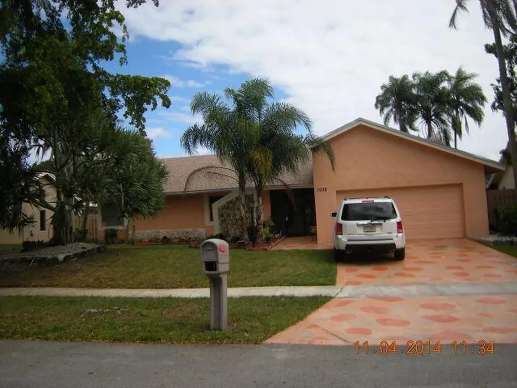 7035 NW 49th Place Lauderhill FL 33319