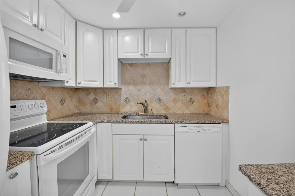 200 Normandy E Delray Beach FL 33484