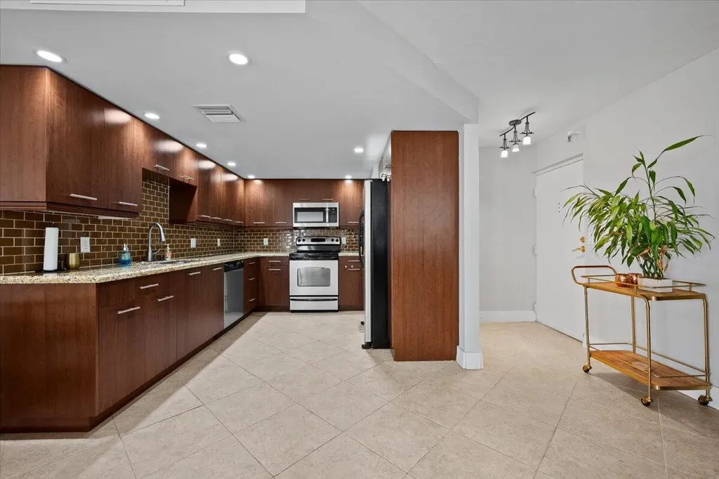 2800 N Ocean Drive Riviera Beach FL 33404