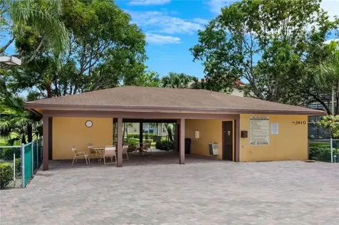 1400 SW 124th Terrace Pembroke Pines FL 33027