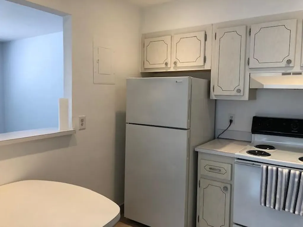 370 Saxony Trail Delray Beach FL 33446