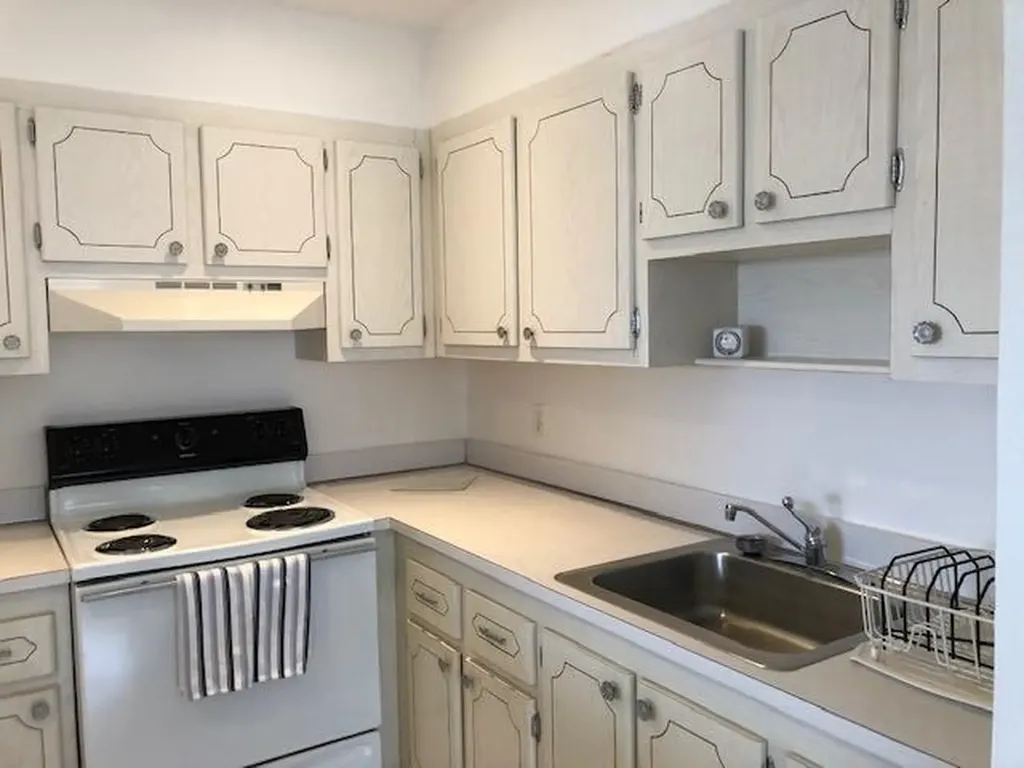 370 Saxony Trail Delray Beach FL 33446