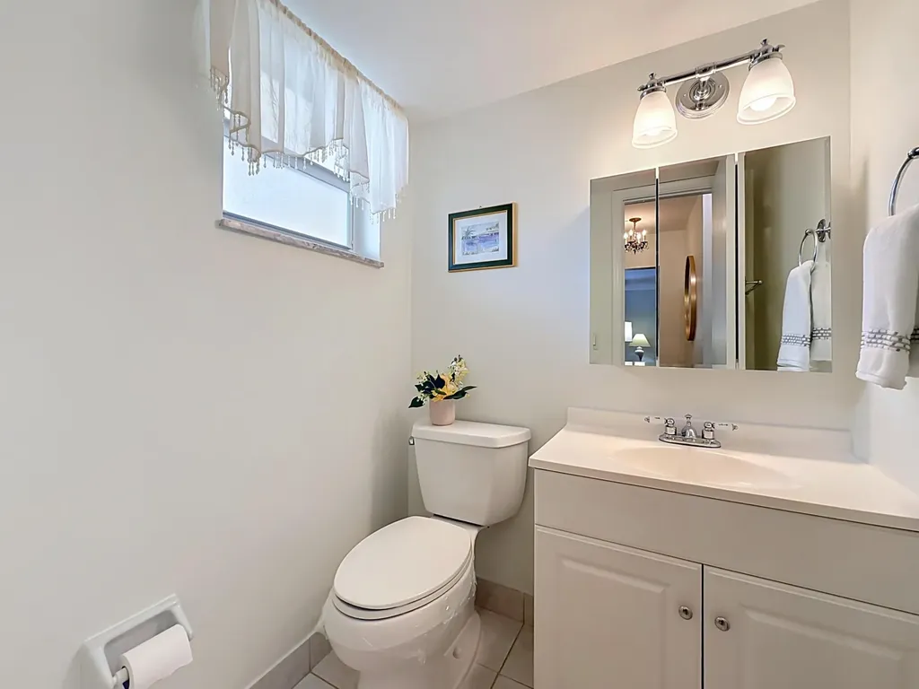 12 Colonial Club Drive Boynton Beach FL 33435