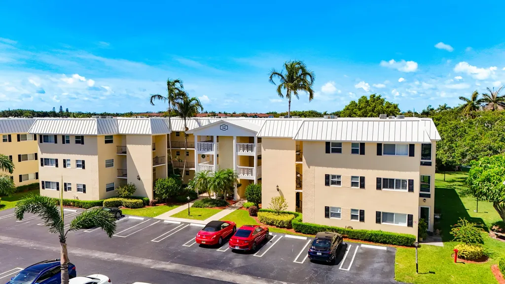 12 Colonial Club Drive Boynton Beach FL 33435