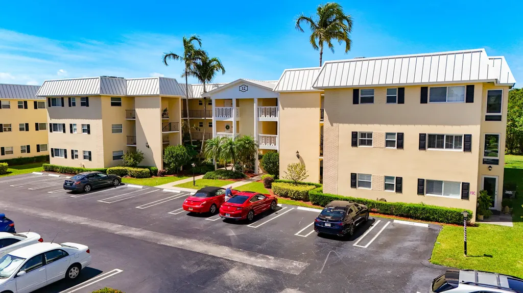 12 Colonial Club Drive Boynton Beach FL 33435