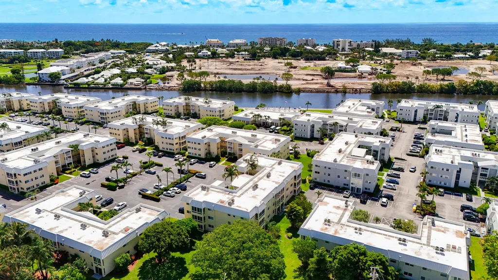 12 Colonial Club Drive Boynton Beach FL 33435