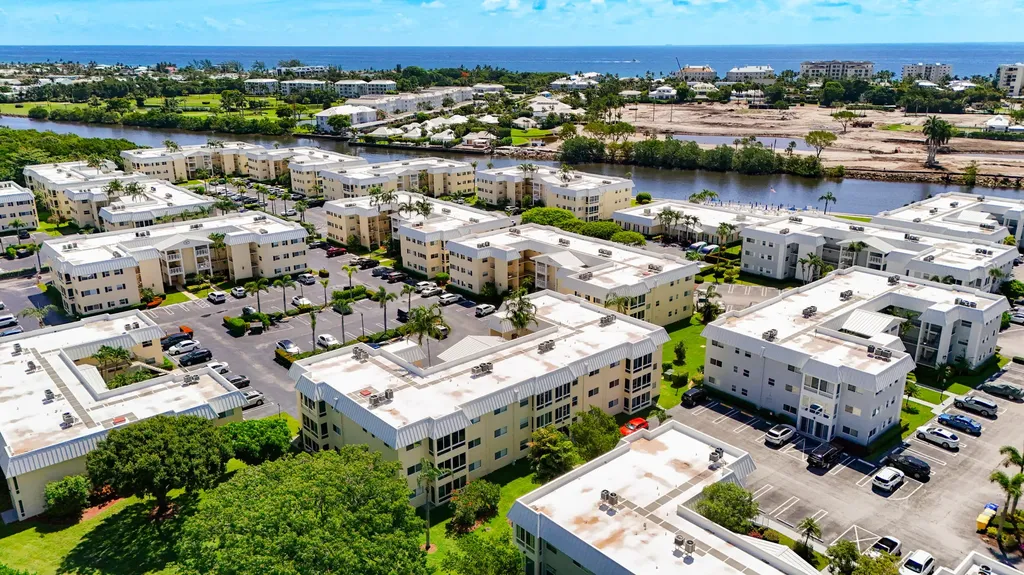 12 Colonial Club Drive Boynton Beach FL 33435