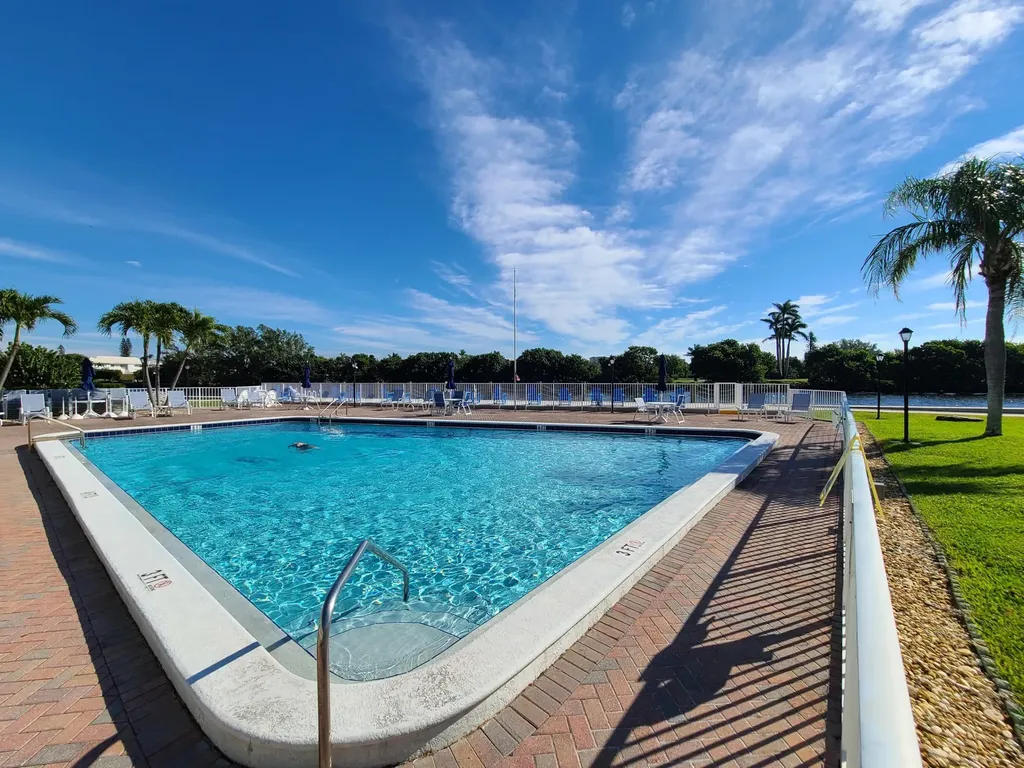 12 Colonial Club Drive Boynton Beach FL 33435