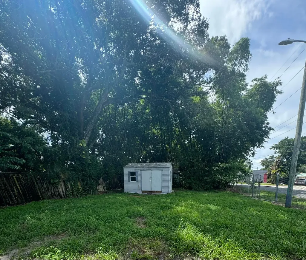 1901 S 34th Street Fort Pierce FL 34947