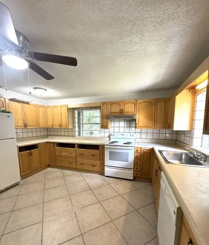 1901 S 34th Street Fort Pierce FL 34947