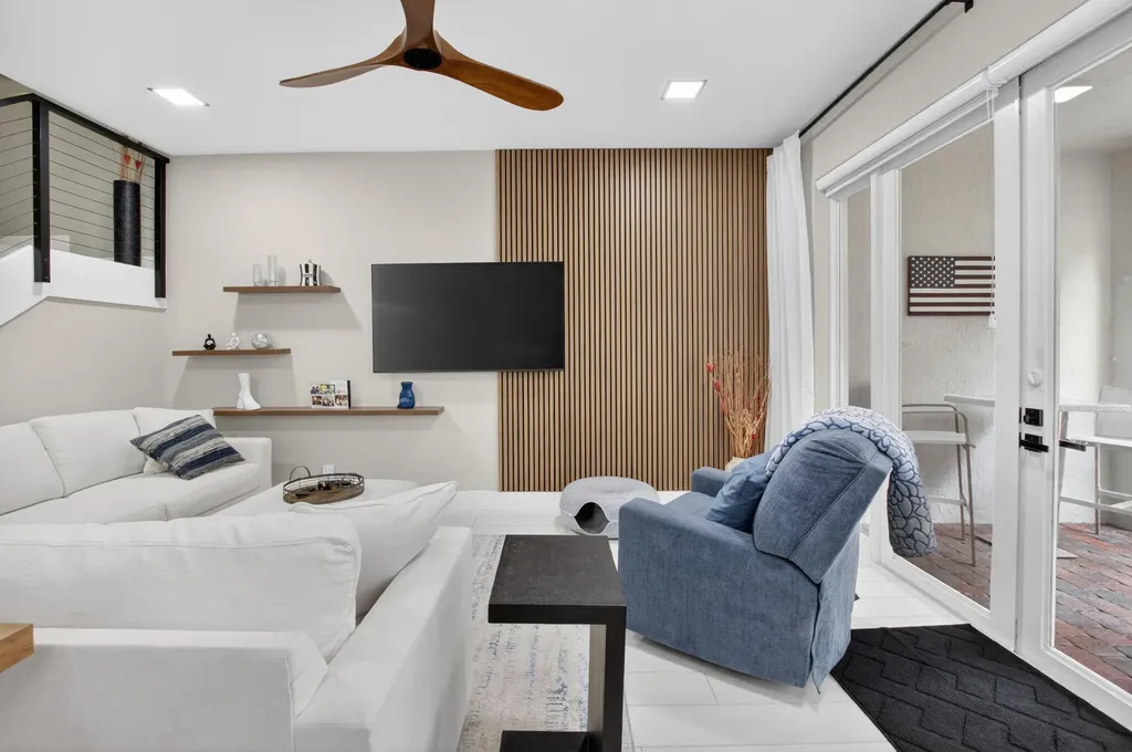 124 Las Brisas Circle Hypoluxo FL 33462
