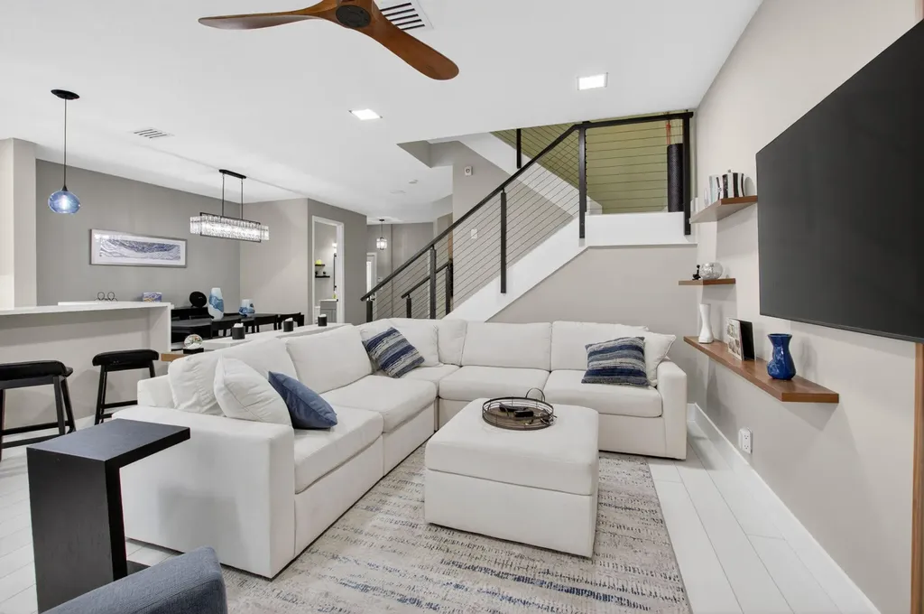 124 Las Brisas Circle Hypoluxo FL 33462