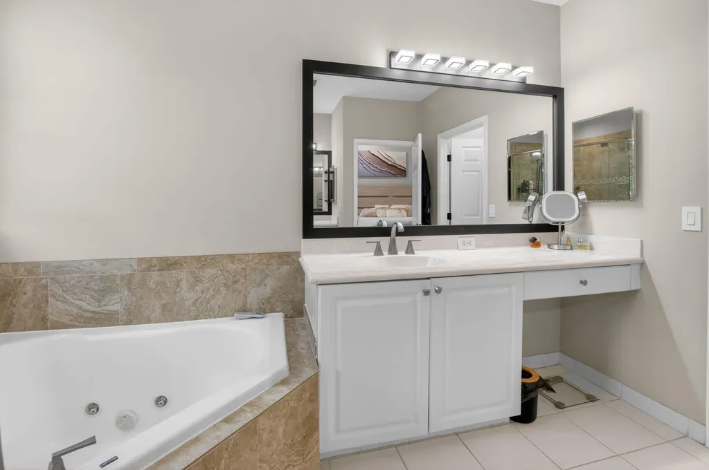 124 Las Brisas Circle Hypoluxo FL 33462