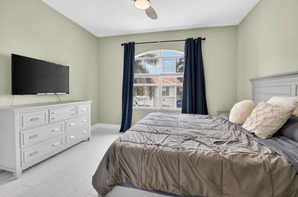 124 Las Brisas Circle Hypoluxo FL 33462