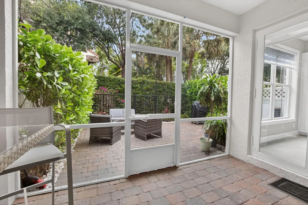 124 Las Brisas Circle Hypoluxo FL 33462