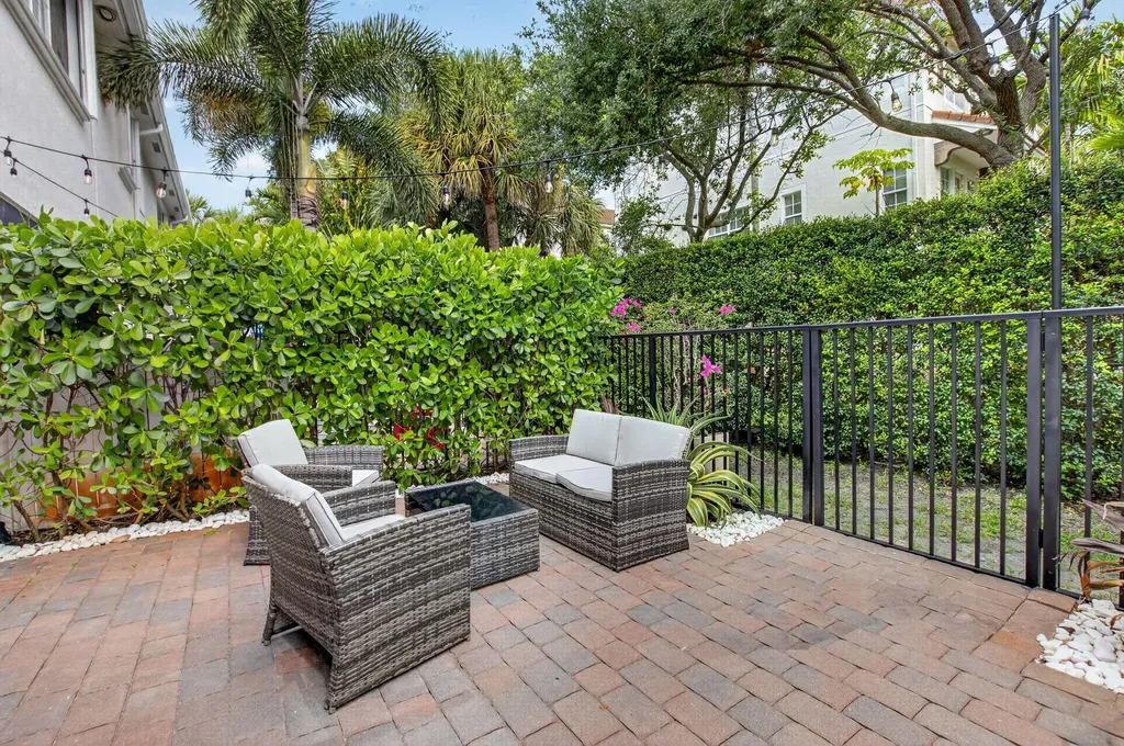 124 Las Brisas Circle Hypoluxo FL 33462