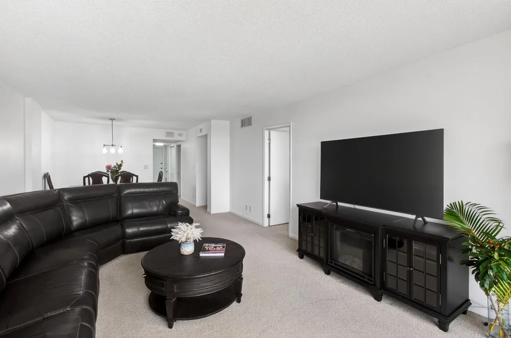 555 NW 4 Avenue Boca Raton FL 33432