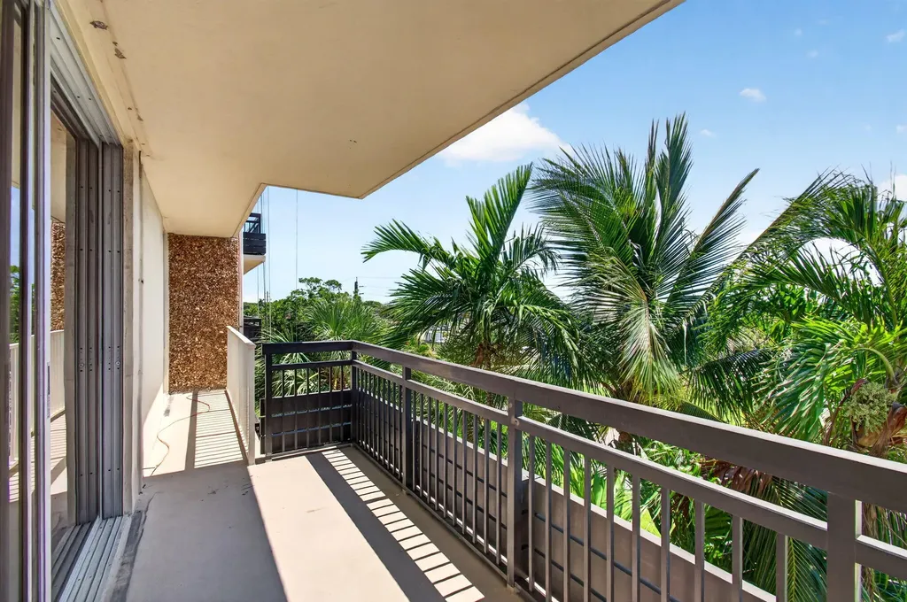 555 NW 4 Avenue Boca Raton FL 33432