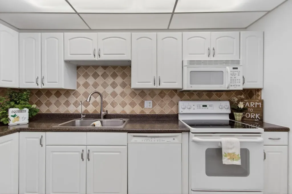 555 NW 4 Avenue Boca Raton FL 33432