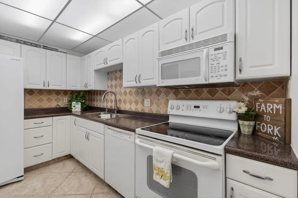 555 NW 4 Avenue Boca Raton FL 33432