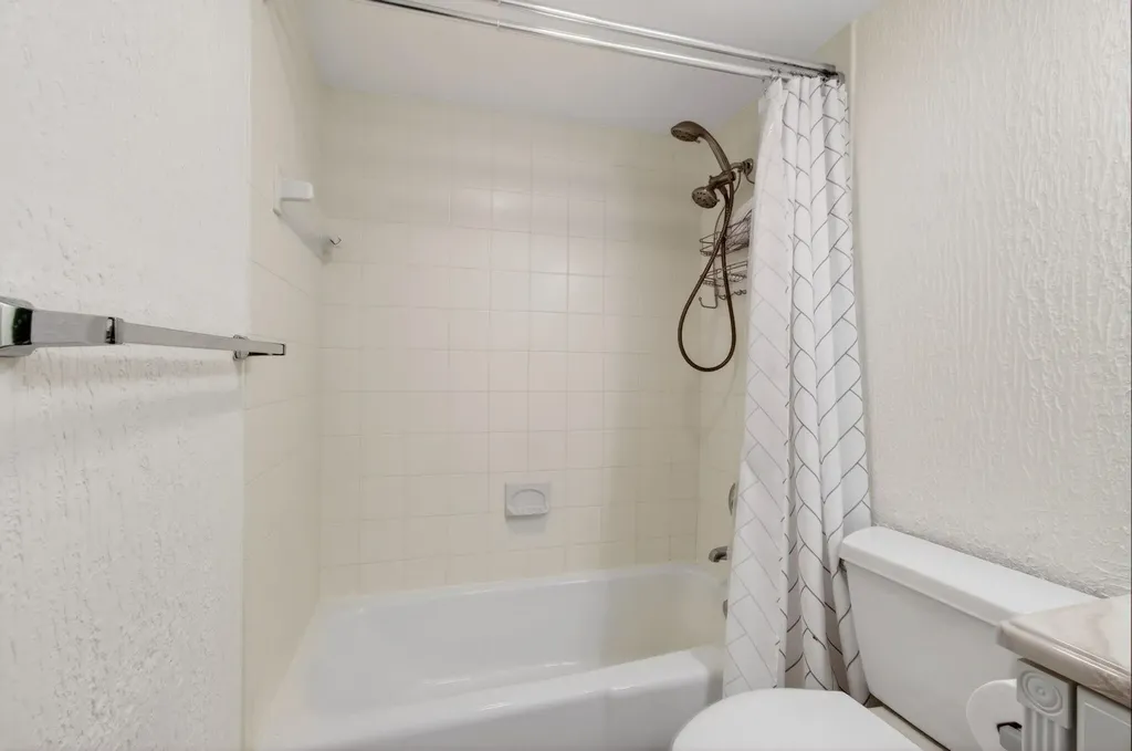 555 NW 4 Avenue Boca Raton FL 33432