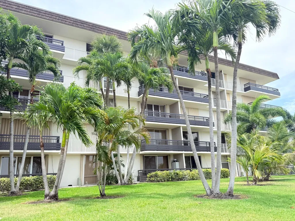 555 NW 4 Avenue Boca Raton FL 33432