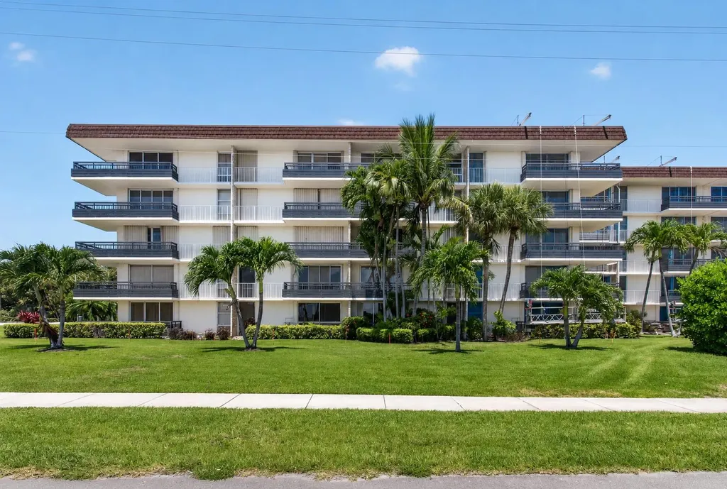 555 NW 4 Avenue Boca Raton FL 33432