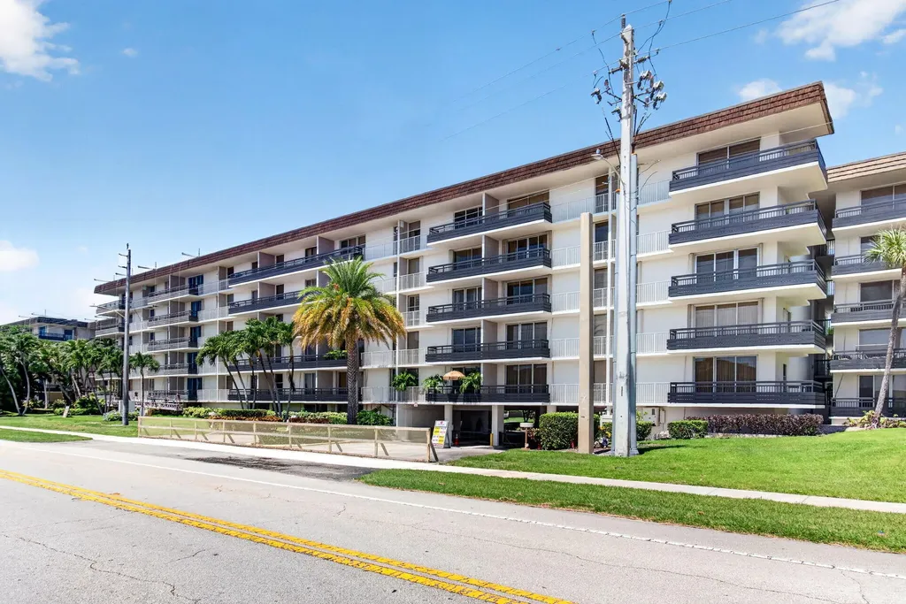 555 NW 4 Avenue Boca Raton FL 33432
