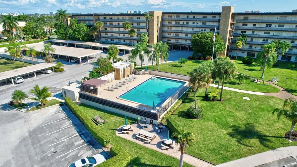 555 NW 4 Avenue Boca Raton FL 33432