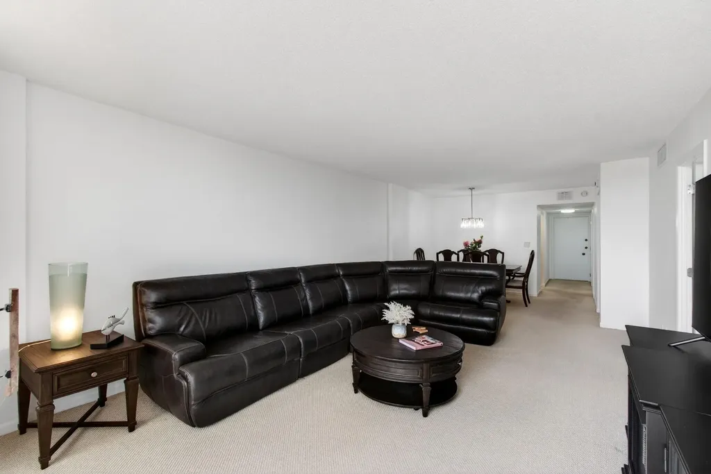 555 NW 4 Avenue Boca Raton FL 33432