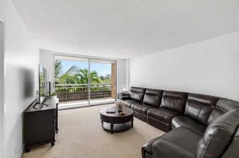 555 NW 4 Avenue Boca Raton FL 33432