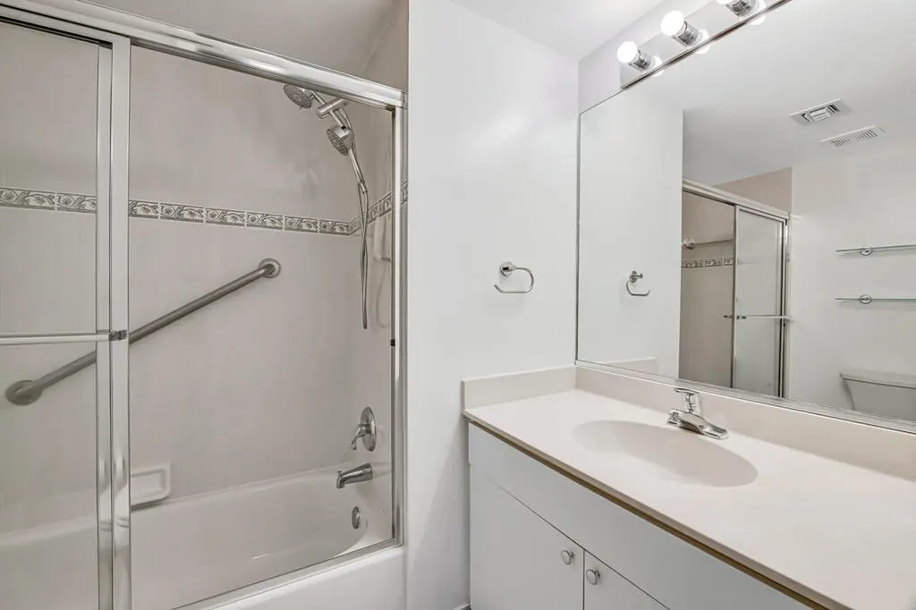 2105 Lavers Circle Delray Beach FL 33444