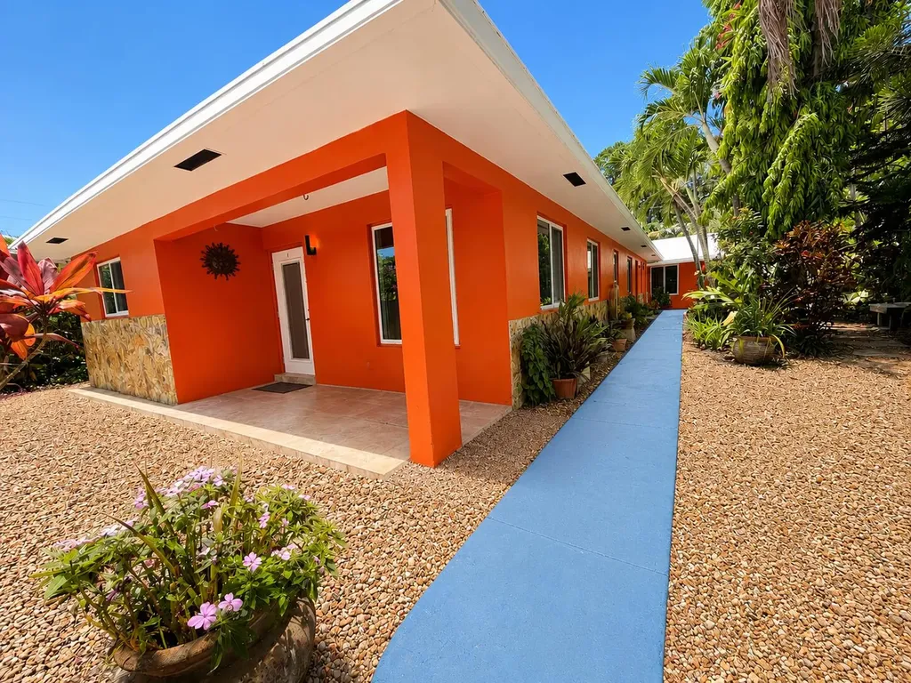 736 - 738 NE 36th Street Oakland Park FL 33334