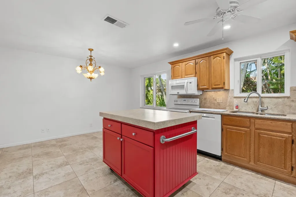 736 - 738 NE 36th Street Oakland Park FL 33334