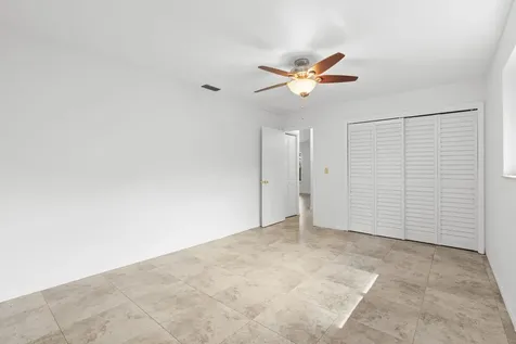 736 NE 36th Street Oakland Park FL 33334