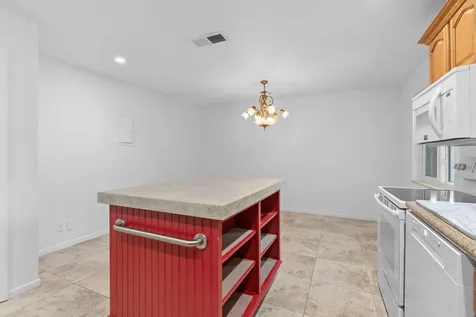 736 NE 36th Street Oakland Park FL 33334