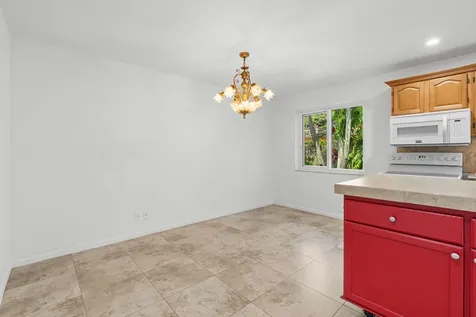 736 NE 36th Street Oakland Park FL 33334