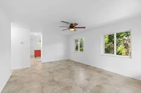 736 NE 36th Street Oakland Park FL 33334