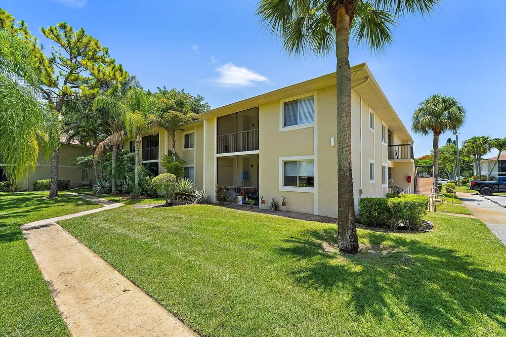 6531 Chasewood Drive Jupiter FL 33458