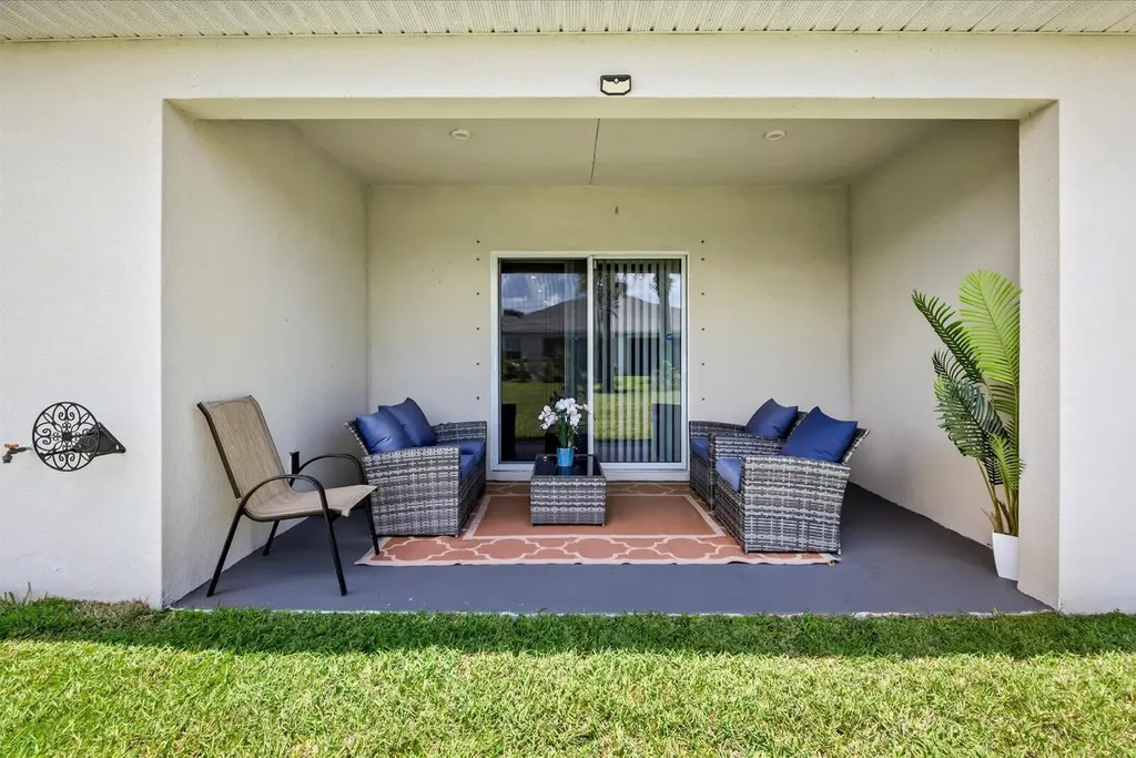 843 Persimmon Place Fort Pierce FL 34981