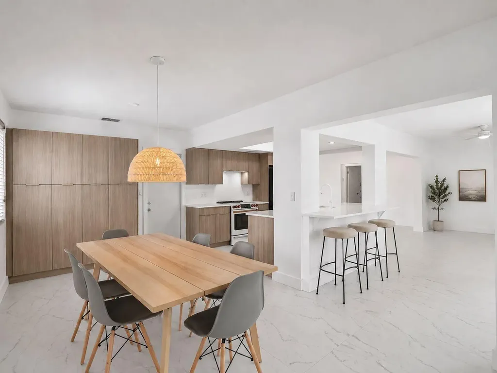 2030 N 54th Avenue Hollywood FL 33021