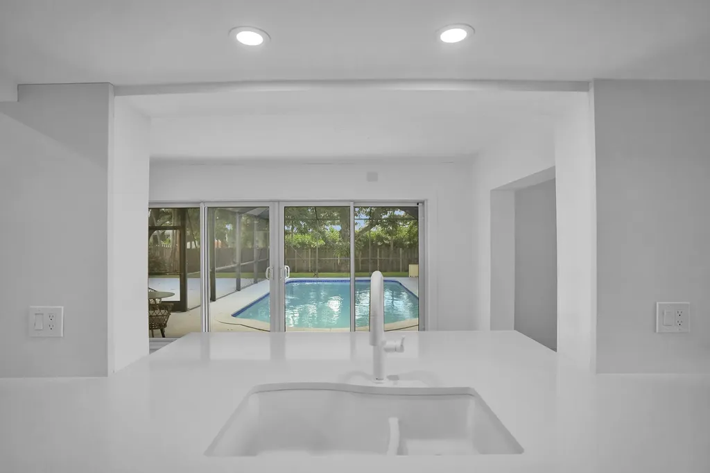 2030 N 54th Avenue Hollywood FL 33021