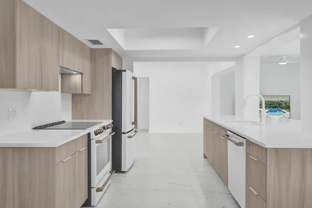 2030 N 54th Avenue Hollywood FL 33021
