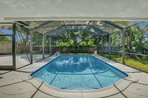 2030 N 54th Avenue Hollywood FL 33021
