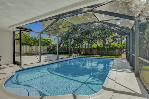 2030 N 54th Avenue Hollywood FL 33021