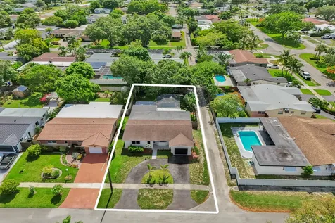 2030 N 54th Avenue Hollywood FL 33021