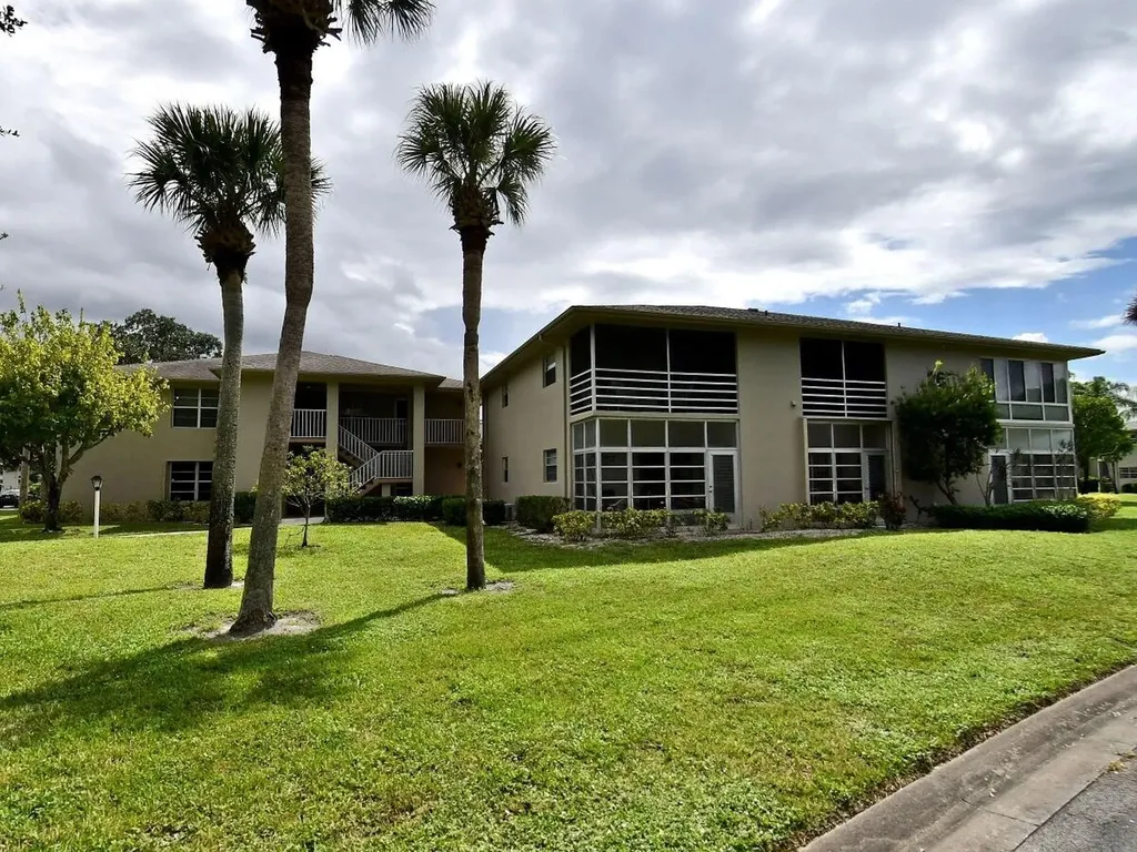 26 Lake Vista Trail Port St Lucie FL 34952