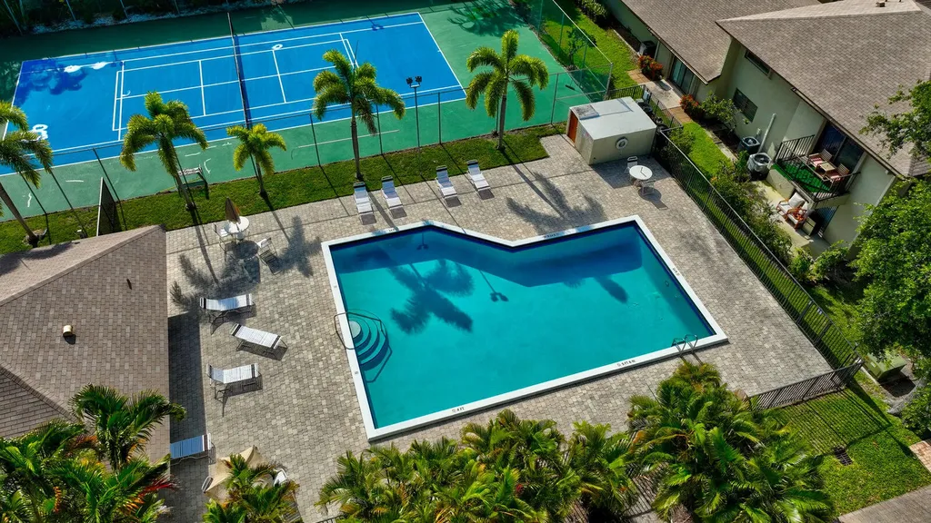 3951 NE 19th Road Pompano Beach FL 33064