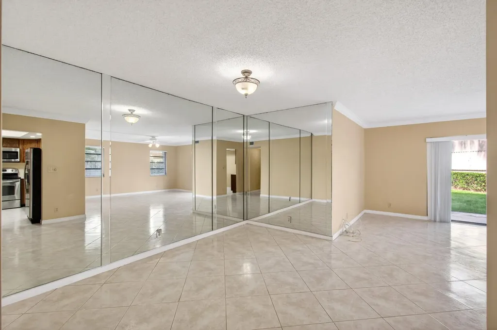 3951 NE 19th Road Pompano Beach FL 33064