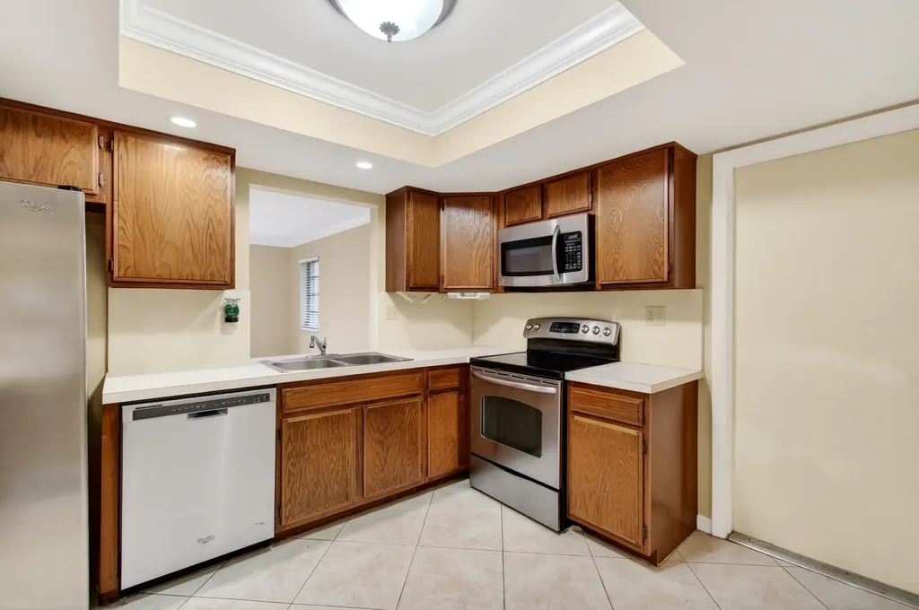 3951 NE 19th Road Pompano Beach FL 33064